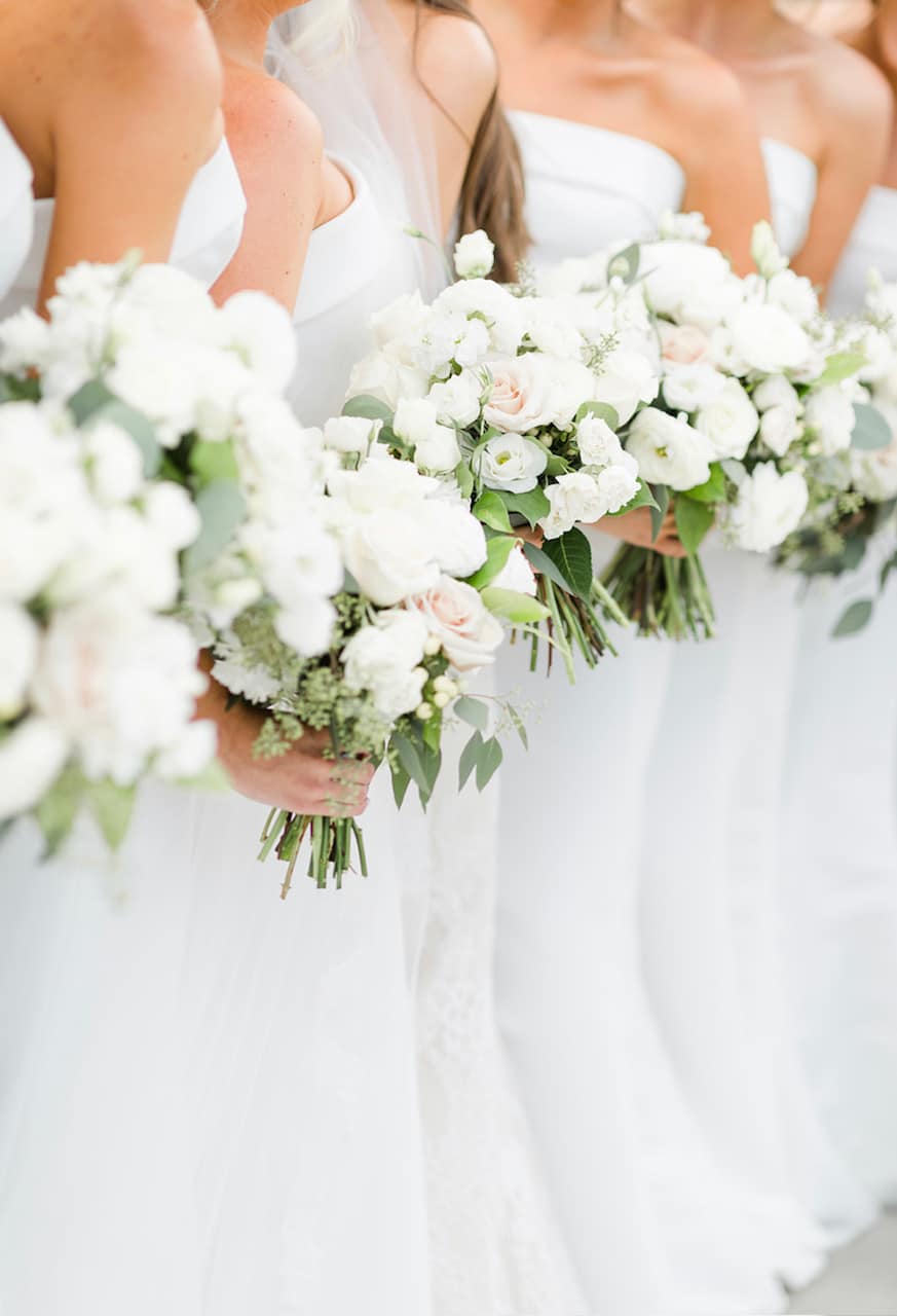 bridemaids with flowers